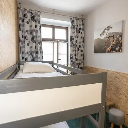 Kosciuszki Street Hostel *